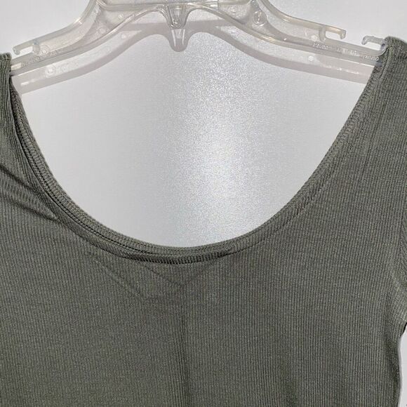 Mudd Women's Olive Green Ribbed Short Sleeve Embroidered T-Shirt Size XS NWT - Picture 4 of 7